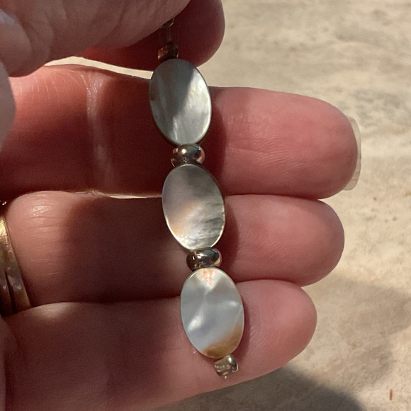 Vintage Mother of Pearl dangle pierced earrings 2” - Picture 3 of 8